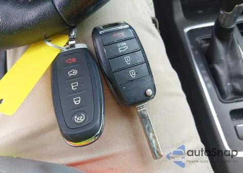 2017 Ford Escape Titanium из США, поврежденный, VIN 1FMCU0JD8HUE84471